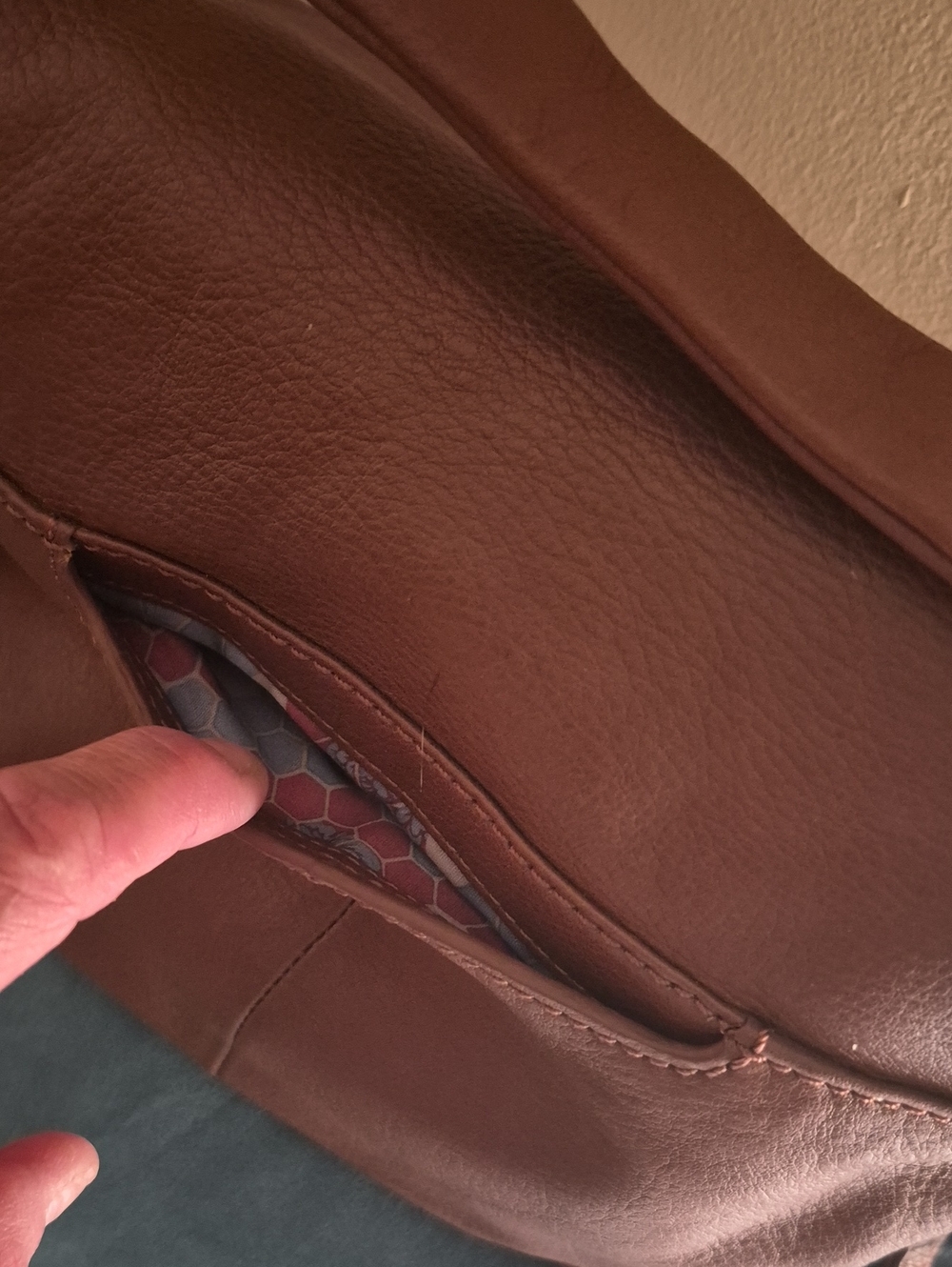 HOBO Brown Leather Crossbody Bag with Brass Hardware - Picture 4 of 11